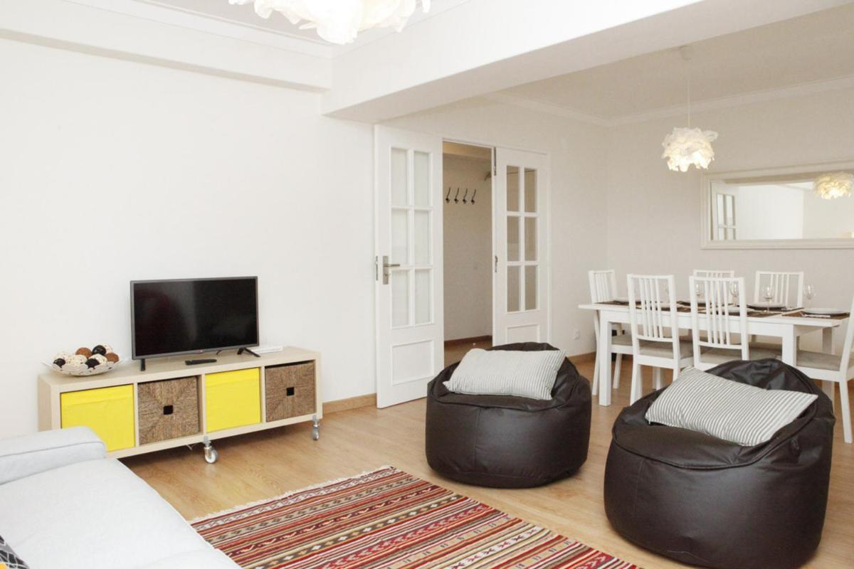 Family Central Apartment In São Pedro do Estoril エクステリア 写真
